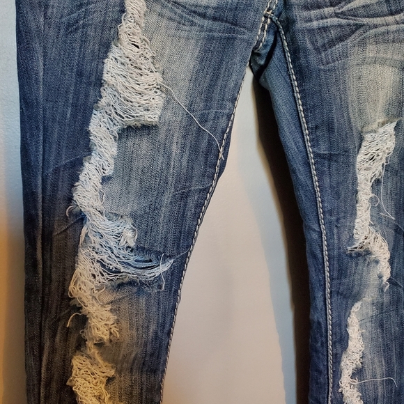 Almost Famous Ripped Denim Skinny Jeans - Size 3 - Picture 6 of 12